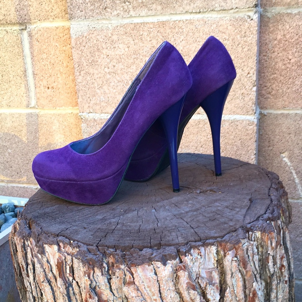 Rouge helium – beautiful soft& velvety purple stilettos!